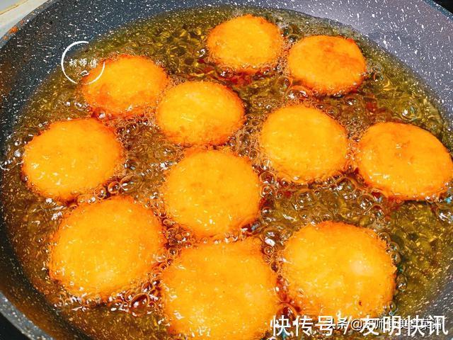 大南瓜|做南瓜饼时，只加糯米粉可不行！多加这2味，饼更香更甜更软更糯