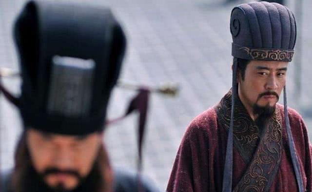 刘备|喊着匡扶汉室的刘备,何不迎接汉献帝入蜀为帝,反而自己称了帝?