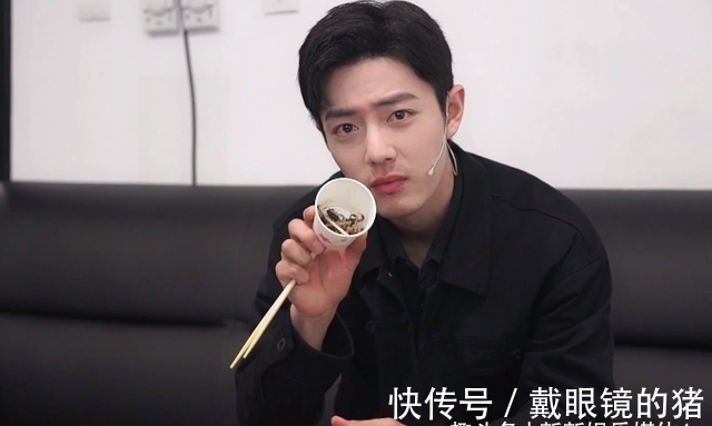 可愛|肖戰(zhàn)再錄吃播視頻,點(diǎn)贊已破200萬(wàn),看到烤蝎子表情太可愛