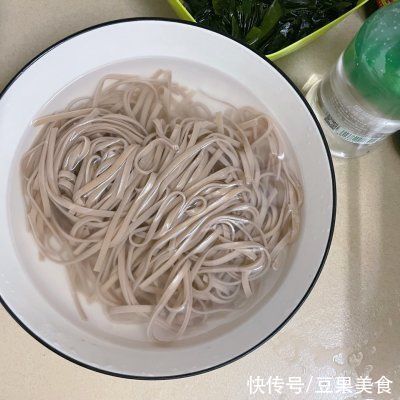 成就|#一勺葱伴侣，成就招牌美味#凉拌荞麦面