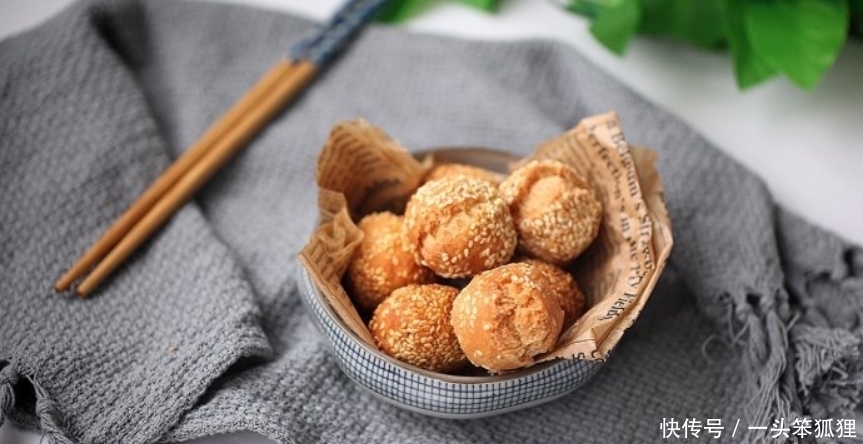  小吃|此道自制小吃，一碗面粉两个鸡蛋，几分钟就能做好，香酥可口