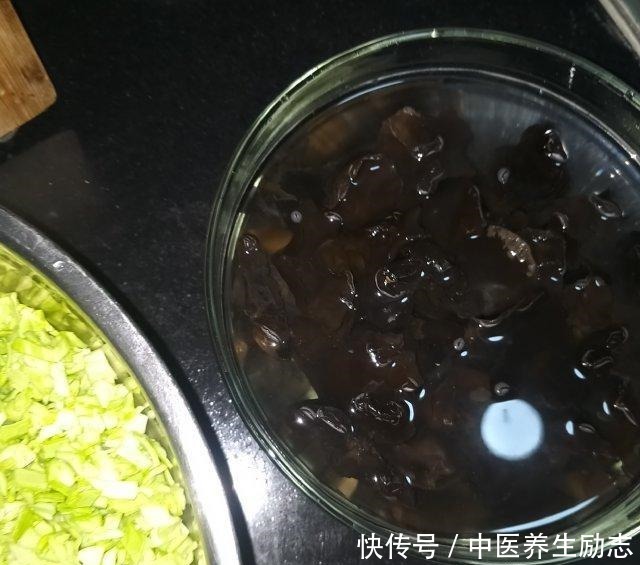 烫面蒸饺，吃起来了满满的幸福！