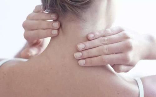 颈椎病|黄豆+生姜,坚持3天,缓解头晕手麻,颈椎病与肩周炎也好多了