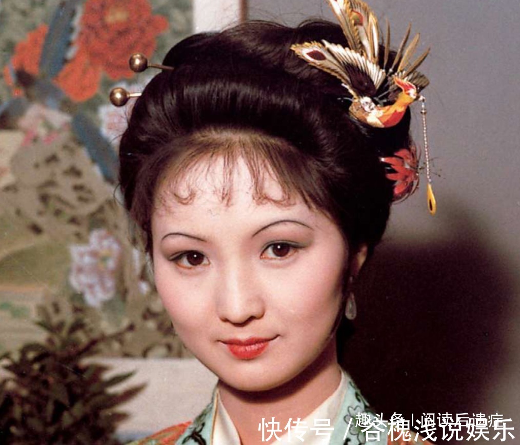 王夫人@一次跑腿打赏一个月工资,林黛玉出手如此阔绰,手头却并不富裕?