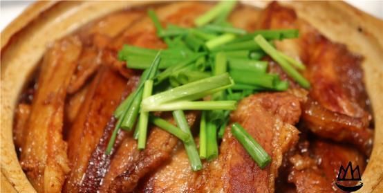 五花肉最火爆的吃法，比红烧肉香，不炒不炸，入口即化，汤都不剩