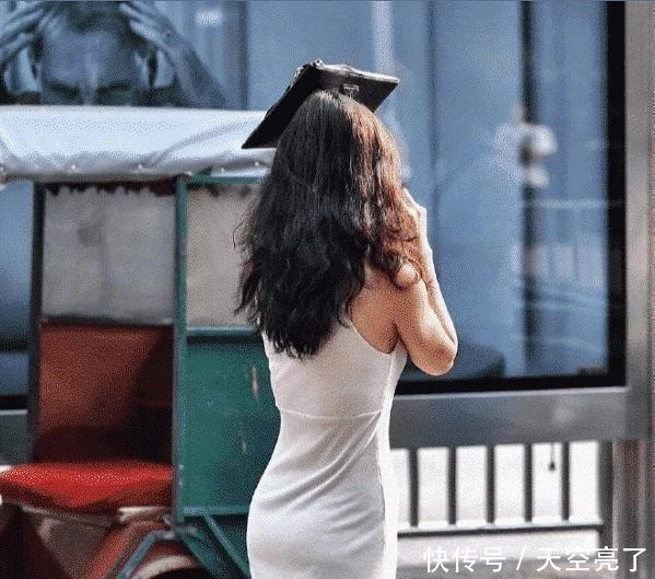 这个天气，总有一件简单的裙子能够入得了你的眼吧