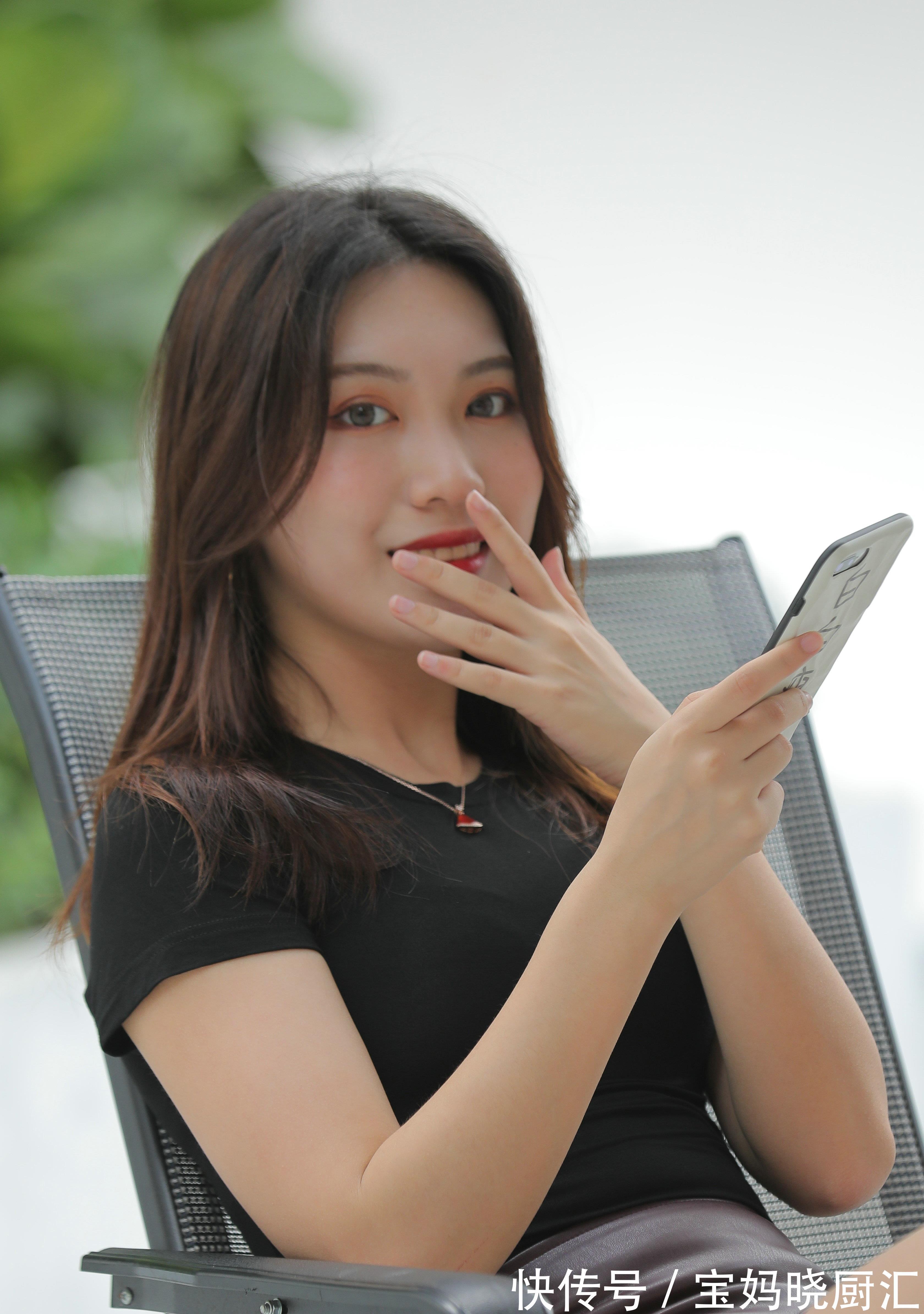 高跟鞋|穿出气质的美,颜色款式很重要,可以尝试中高领衫来穿搭