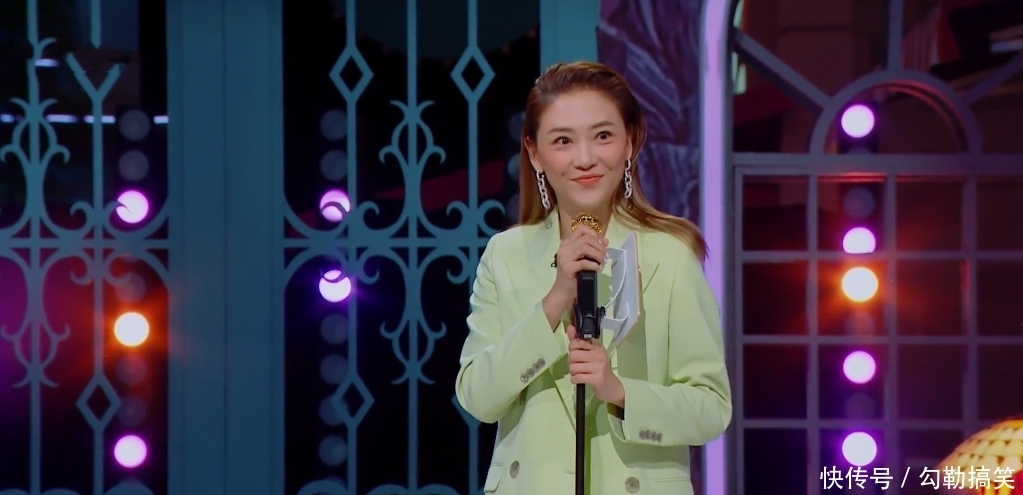 《听姐说》首播:十八位女星一个比一个尴尬,王子文全程“吃瓜”