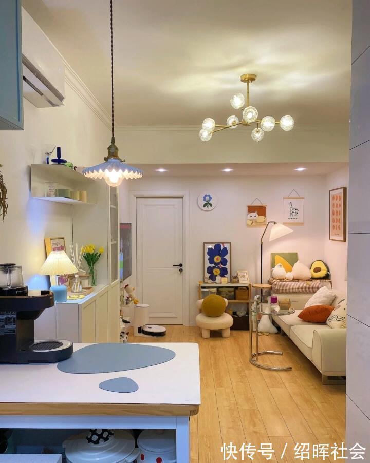 客厅|36㎡经典“老破小”改造后,堪比50㎡,麻雀虽小五脏俱全!