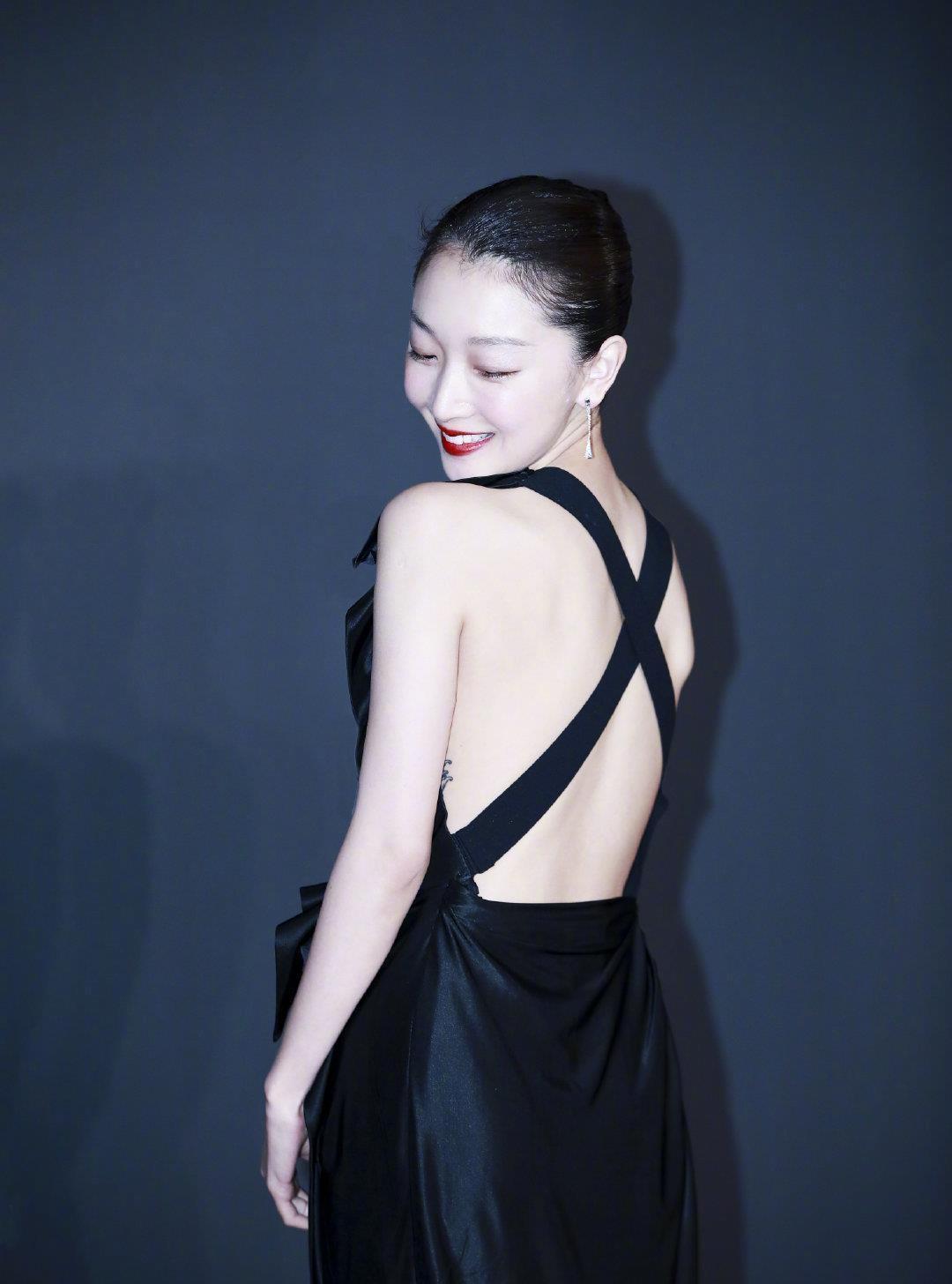 背部|背部脂肪比较多,没有线条感?几个动作帮你打造性感美背