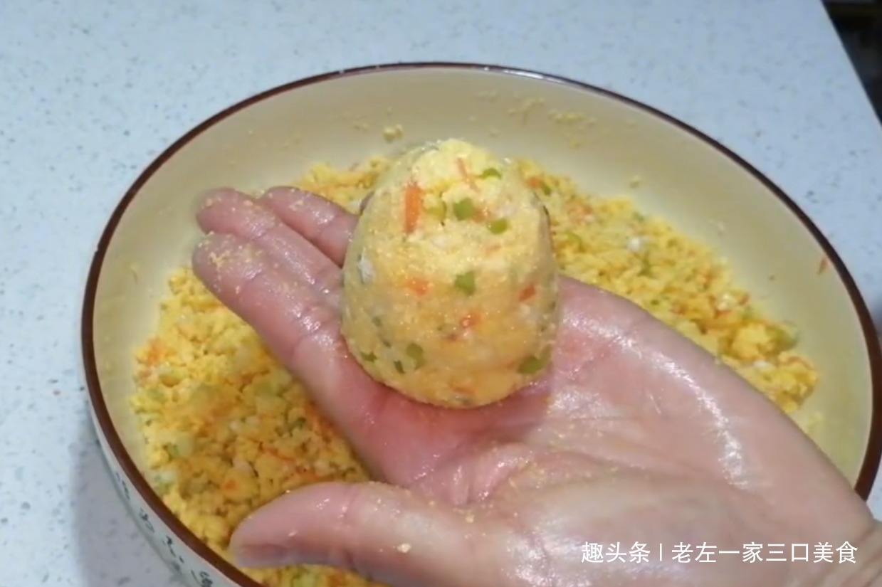 老左教你玉米面窝窝头的正确做法，一次5个都不够吃，太香了