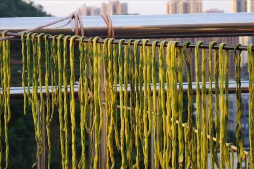 豆角|7月,此菜再不吃就老了,晒干后保存起来,冬天拿来炖肉吃太香了