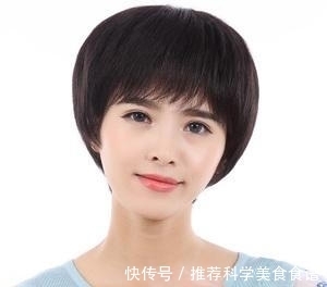 减龄 45岁以上的女人,别再留羊毛卷黑长直,这3种发型减龄好打理