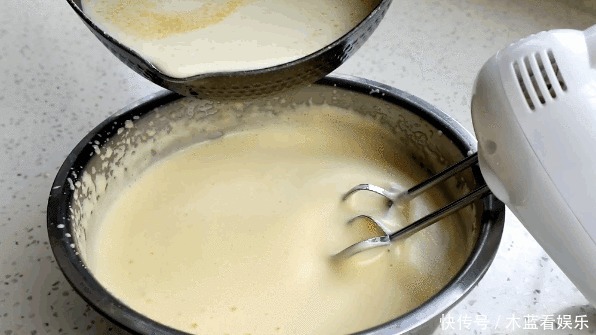 好看|广式早茶“黄金糕”,不用烤箱就能做,像鱼翅像蜂窝,好看又好吃