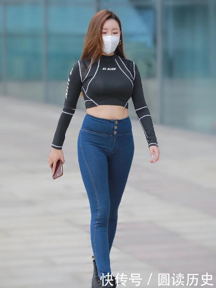 欧美|网纱欧美拼接T恤配高腰牛仔裤，在视觉很不美观，看上去有点显壮