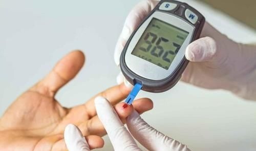 蛋白尿|“糖尿病”患者,若没有这“4种”情况,或说明血糖控制的还可以