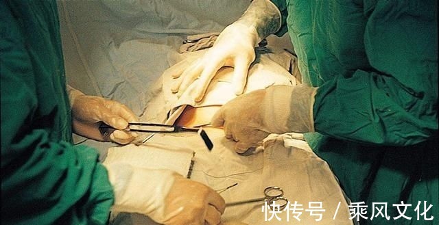 分娩|宝妈吐槽分娩时的尴尬:头胎顺产被“剃毛”,二胎剖腹产也没逃掉