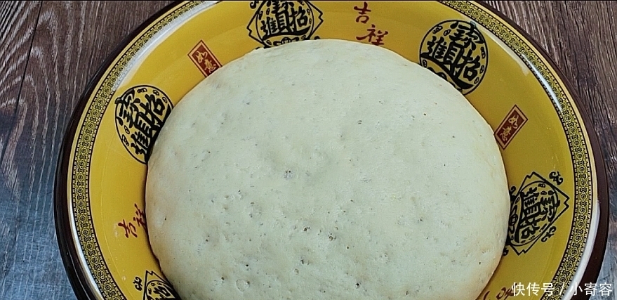电饭锅不要只煮米饭了,教你用“电饭锅蒸馒头”,吃一次就上瘾