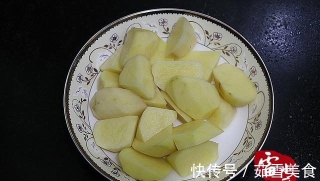 土豆|土豆别再炒丝了,像我这样烧,味道比鸡肉好!