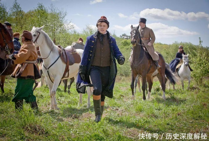 世界第一名著《战争与和平》与《红楼梦》相比,哪个文学成就高?