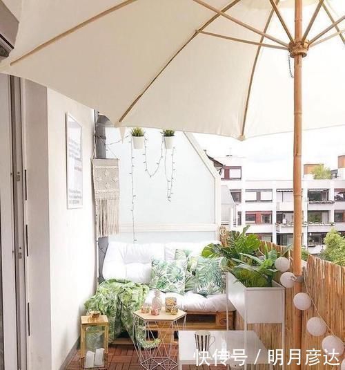 百叶帘|以后阳台我也不封，这样幕布搭木架上遮阳，跟豪宅小露台一样惬意