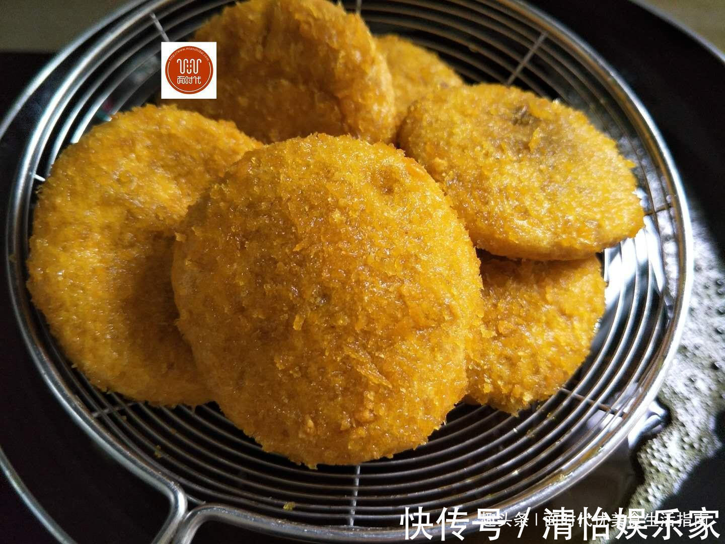 手把手教你做出清香酥脆的南瓜饼，你值得去做一份尝尝！