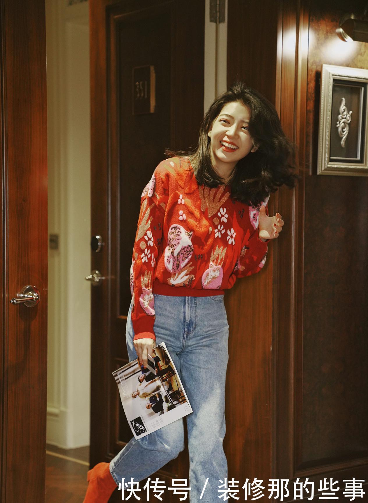 “红毛衣”怎么穿才不俗气?选款搭配都很重要,穿对了美成焦点