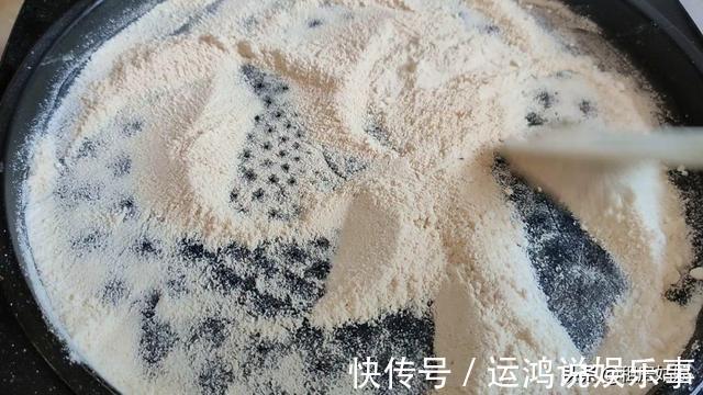电饼铛|想吃月饼不用买，电饼铛就能做，比例配方详细讲解，轻松做成功