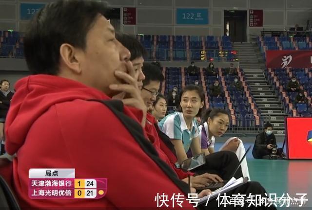 半决赛|3-0,天津女排13连胜晋级半决赛,李盈莹乐开花,上海队赢得尊重