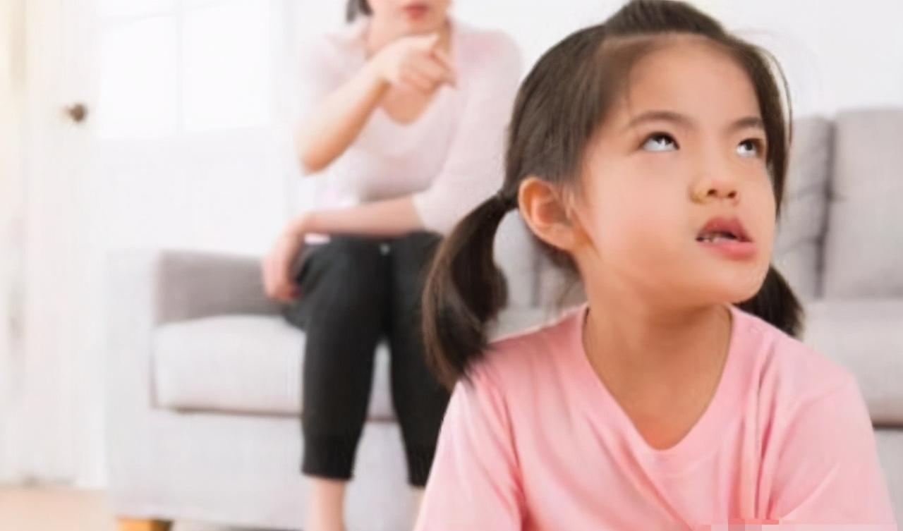 家长|李玫瑾教授:孩子开始顶嘴时,家长说这3句话,能让孩子受益终生