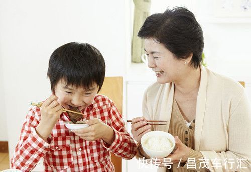 孩子|孩子为什么会反复积食?儿科医生:无非就是4种原因,妈妈要明白