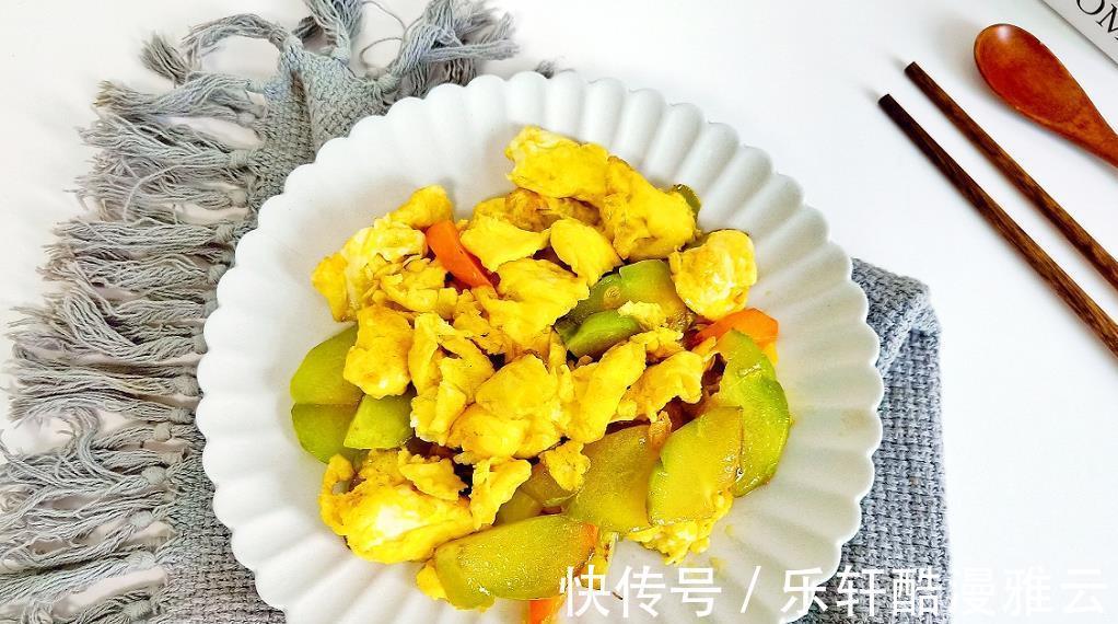 胡萝卜片|八月到了,这蔬菜遇见别错过,和鸡蛋是绝配,香嫩入味特下饭