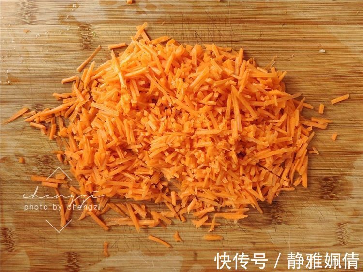 包子|素馅包子怎么调馅不出水？好方法交给你，咬一口鲜嫩多汁，真鲜啊