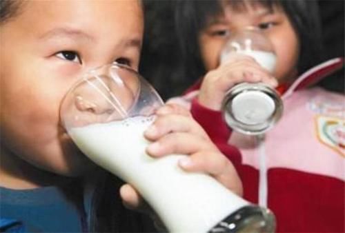 舌苔|宝宝“三饭两吃”要杜绝,伤脾又伤胃,宝妈必须要了解