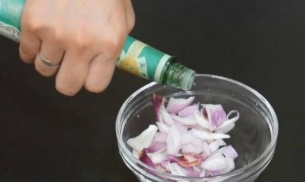 妙用|把花露水倒在洋葱上,这妙用花钱都买不到,省钱又实用