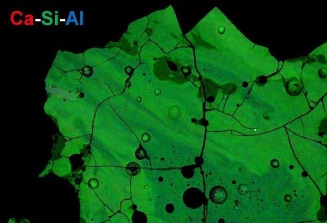 准晶体 一种新发现的准晶体由“三位一体”核试验的第一次核爆炸产生