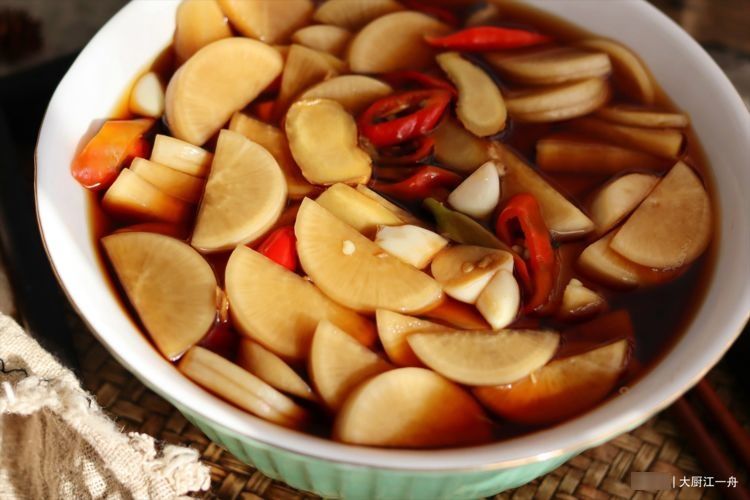 私藏20年腌萝卜配方和做法,酸辣脆嫩不易坏,学不会实在可惜了