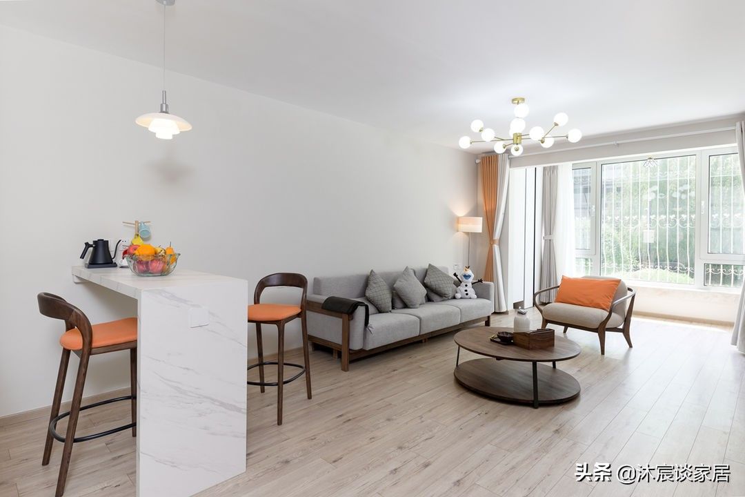 实用|她家不做吊顶也不做背景，不断给空间“减负”，真是越简单越好看