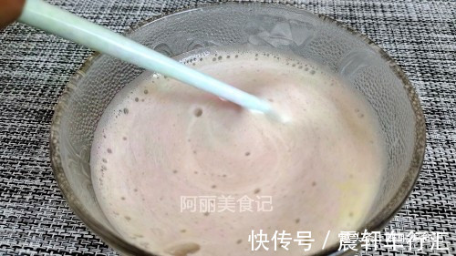 今天才知道,把白醋倒在燃气灶上,一年省出好几百开支,方便实用