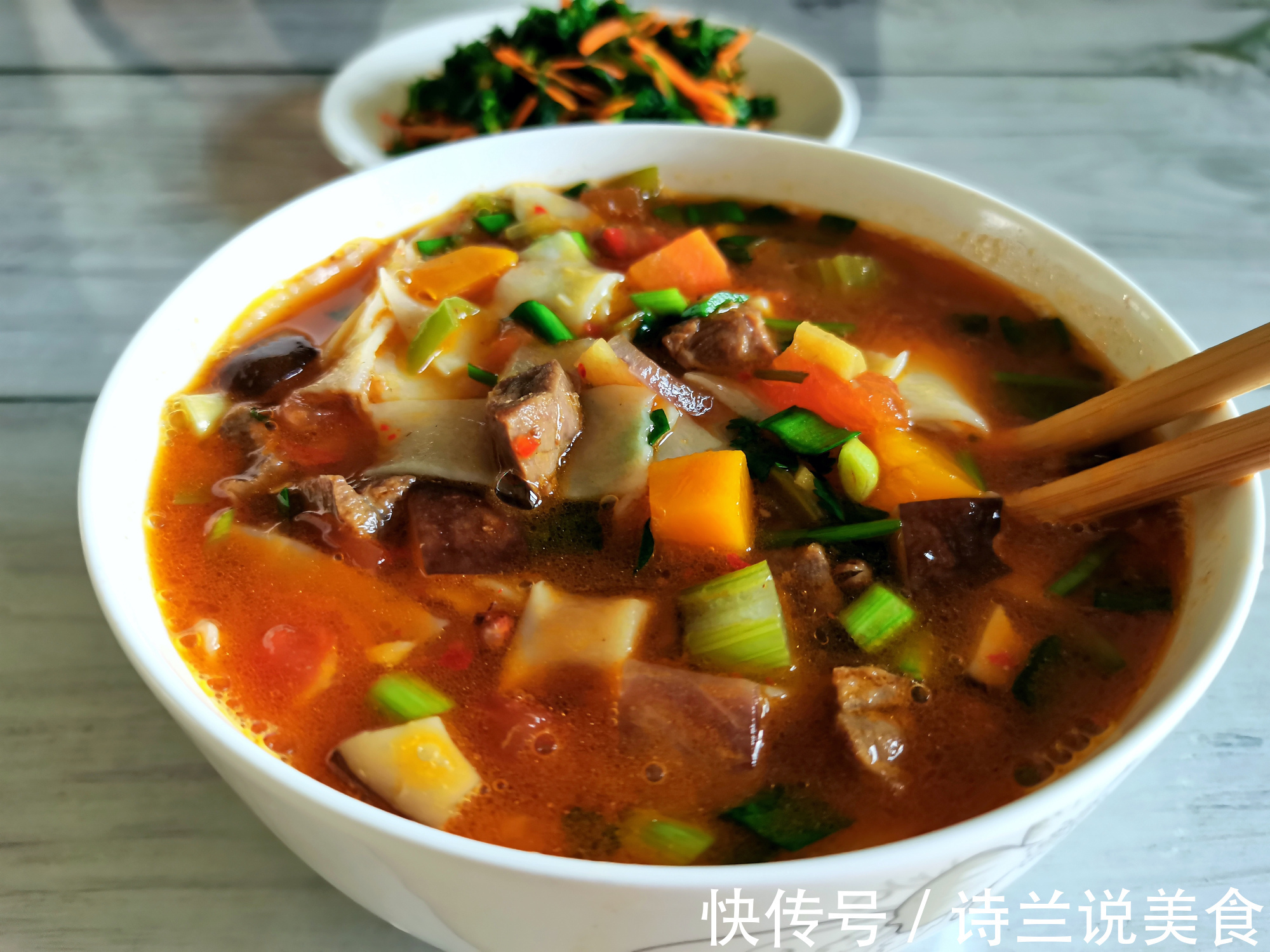 两口子的简单家常晚餐,肉香汤鲜,真的太香了,比吃大餐过瘾