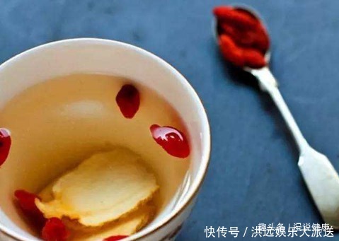 维生素c|枸杞泡水有讲究，放多少颗好，多数人放错浪费了