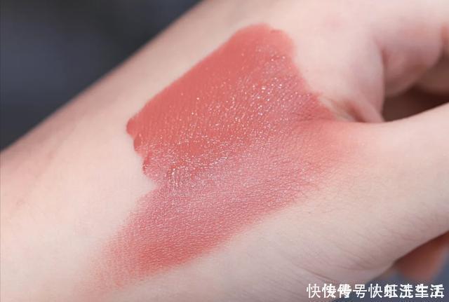 粉底液|2020“网红”平价化妆品，100元可以买一堆，你有几个