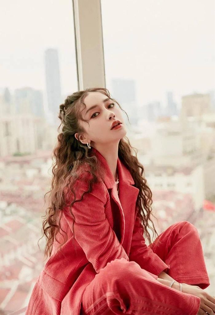 脸小|“丸子头”已过时了!今年流行的是“苹果头”,时髦减龄、显脸小