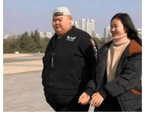 骑自行车|把胃切掉一半，一年狂瘦400斤，史上第一胖的他，如今让人羡慕