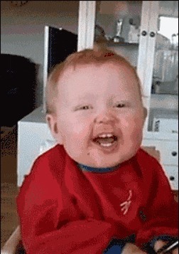 |搞笑GIF:都这时候了还看什么看 赶紧来救我啊,真装不下去了