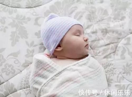 毯子|新生宝宝睡眠不稳,易惊醒?别担心,一块“布”就能解决
