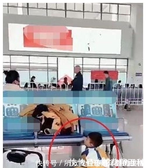 孩子|爸爸怀里抱着女儿,儿子一脸委屈坐在地上,直言我是捡来的吧