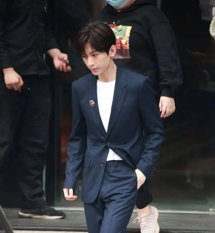 爆火|《琉璃》爆火后,时隔四年成毅再录《快乐大本营》,这次不再是背景板