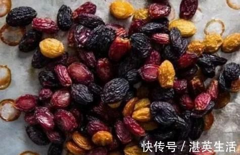 保护心血管|经常吃葡萄干好处多多,葡萄干和此物是“绝配”,不妨试着吃一些
