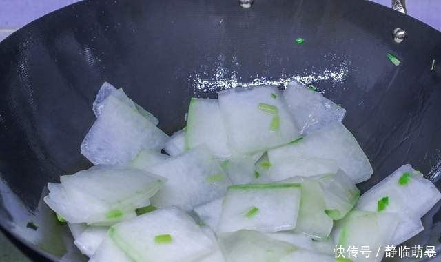 食材|一线城市母女俩的晚餐,两个菜成本30块钱,网友:会过日子